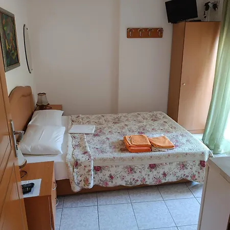 Anestis & Apartment PalaiónTsiflíkion