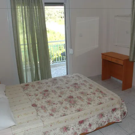 Anestis & * PalaiónTsiflíkion