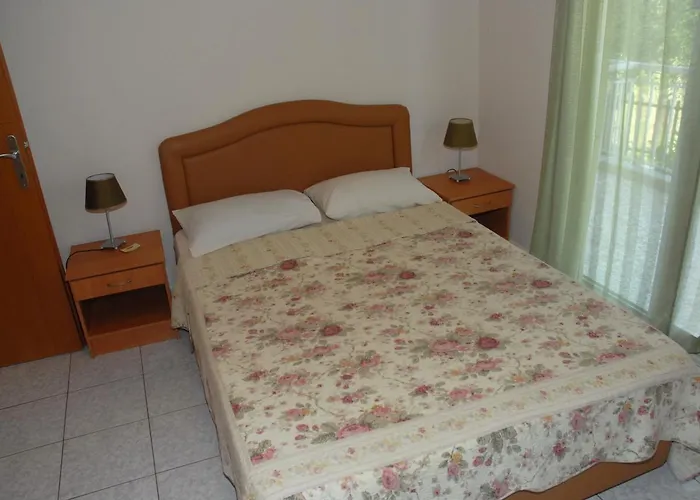 Anestis & Apartamento *